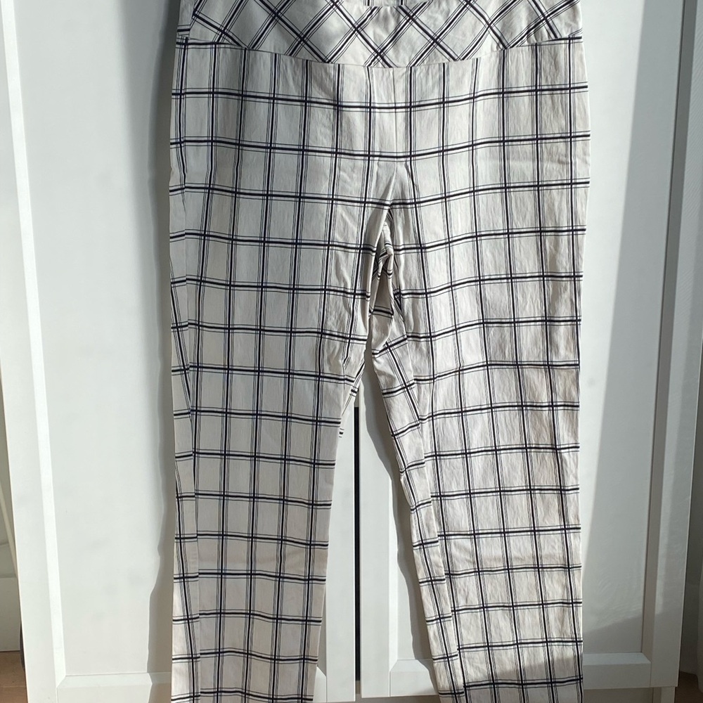 Stylish Checkered Women's Trousers